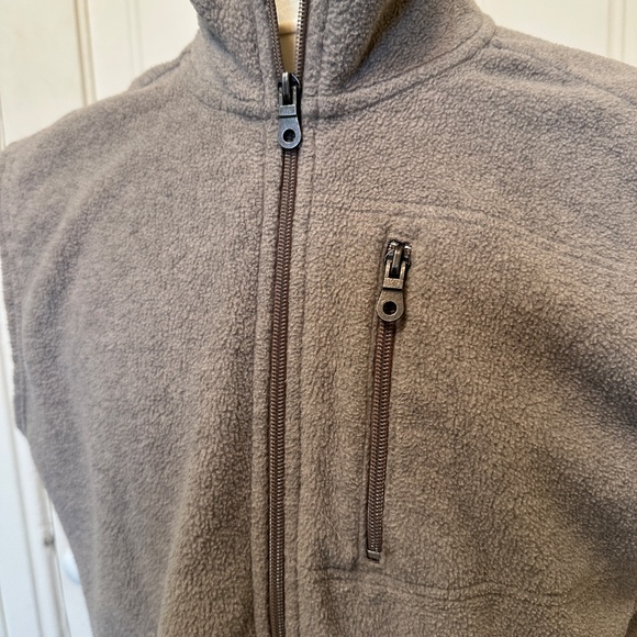 Men's Fleece Vest L Grey Zip Pockets Croft and Barrel NEW - Picture 11 of 11